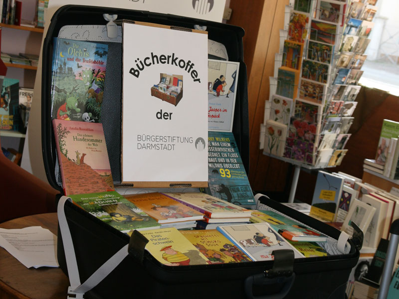 Der Bücherkoffer der Bürgerstiftung Darmstadt; Foto: Bürgerstiftung