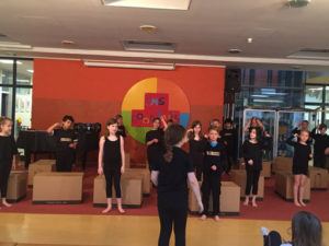 Tanztheater zum Thema "Abschied" (Christian-Morgenstern-Schule)